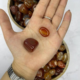 سنگ تامبل عقیق سرخ رگه دار طبیعی